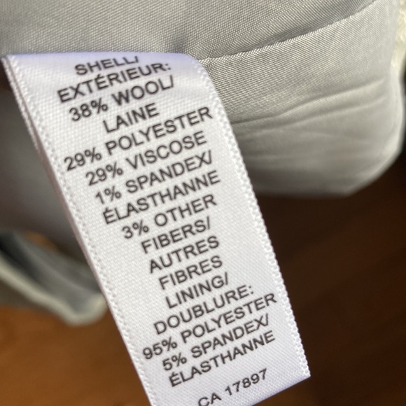 SleevelessV-Neck Sheath Dress Banana Republic - Picture 6 of 6